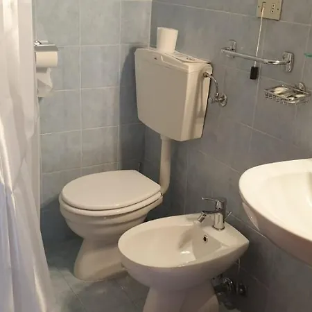 Bologna ホテル 2*